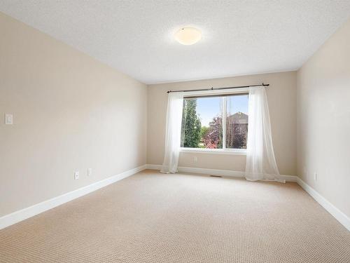 3231 Whitelaw Drive, Edmonton, AB - Indoor Photo Showing Other Room