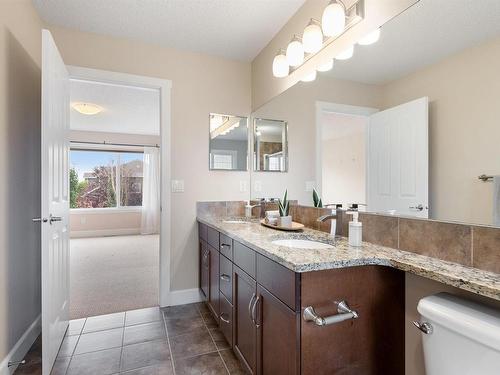 3231 Whitelaw Drive, Edmonton, AB - Indoor Photo Showing Bathroom