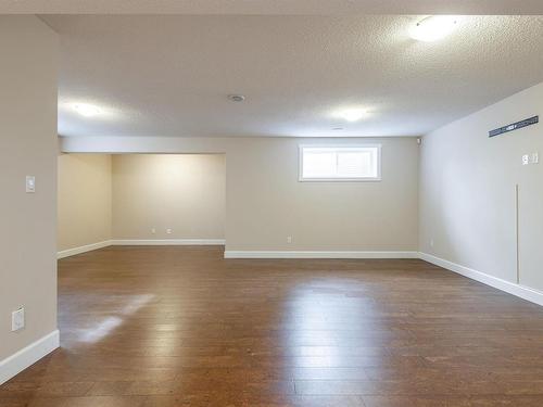 3231 Whitelaw Drive, Edmonton, AB - Indoor Photo Showing Other Room