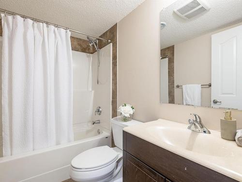 3231 Whitelaw Drive, Edmonton, AB - Indoor Photo Showing Bathroom