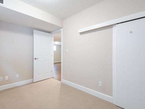 3231 Whitelaw Drive, Edmonton, AB - Indoor Photo Showing Other Room