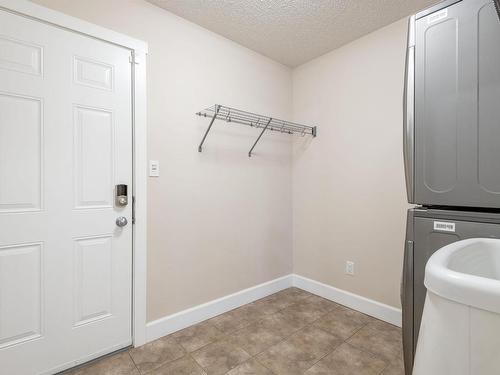 3231 Whitelaw Drive, Edmonton, AB - Indoor Photo Showing Laundry Room