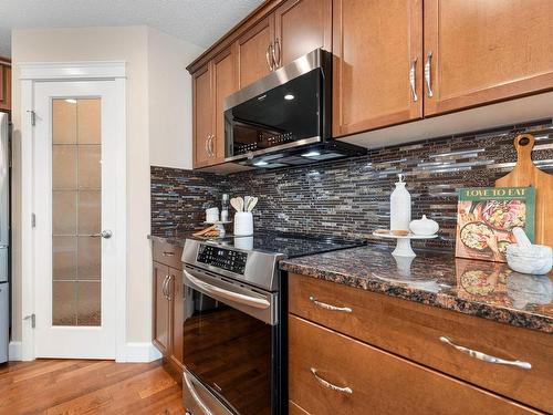 3231 Whitelaw Drive, Edmonton, AB - Indoor Photo Showing Kitchen