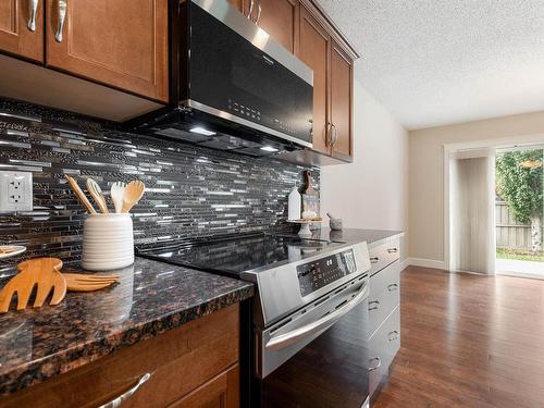 3231 Whitelaw Drive, Edmonton, AB - Indoor Photo Showing Kitchen