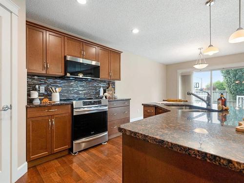 3231 Whitelaw Drive, Edmonton, AB - Indoor Photo Showing Kitchen