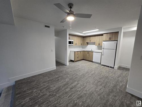 205 9504 182 Street, Edmonton, AB - Indoor Photo Showing Kitchen