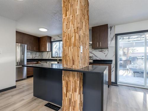 54 Westglen Crescent, Spruce Grove, AB - Indoor Photo Showing Kitchen With Stainless Steel Kitchen