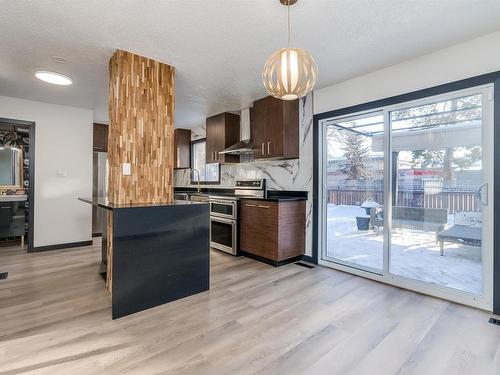 54 Westglen Crescent, Spruce Grove, AB - Indoor Photo Showing Kitchen