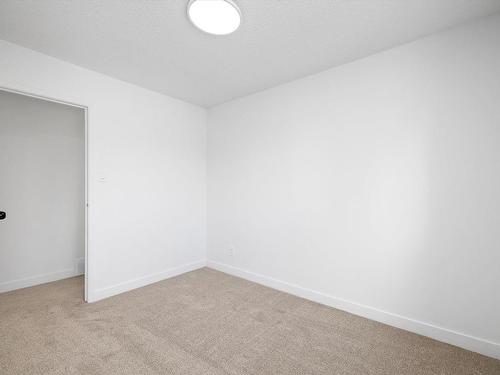 9C Twin Terrace, Edmonton, AB - Indoor Photo Showing Other Room