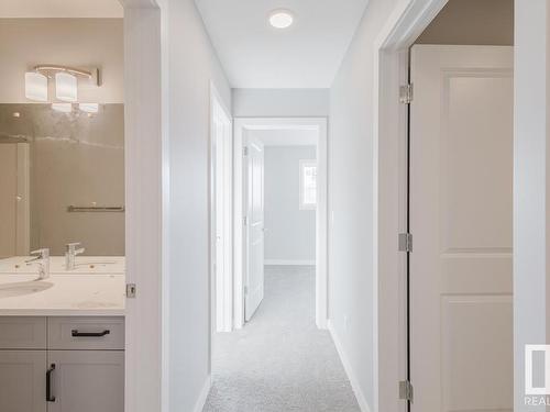 7127 52 Avenue, Beaumont, AB - Indoor Photo Showing Bathroom