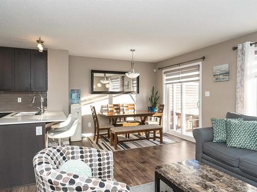 549 Ebbers Way, Edmonton, AB - Indoor Photo Showing Living Room