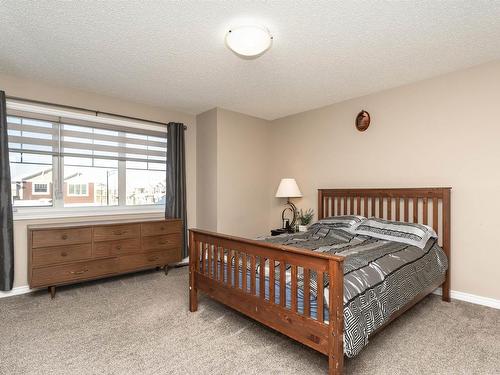 549 Ebbers Way, Edmonton, AB - Indoor Photo Showing Bedroom