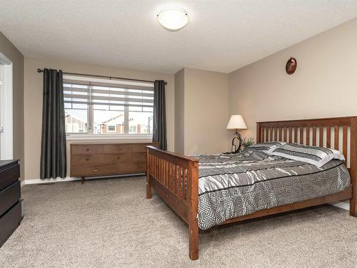 549 Ebbers Way, Edmonton, AB - Indoor Photo Showing Bedroom