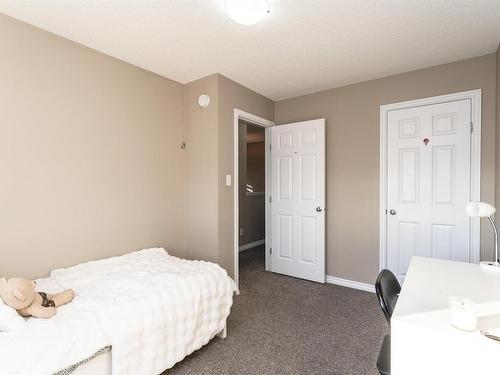 549 Ebbers Way, Edmonton, AB - Indoor Photo Showing Bedroom