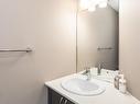 549 Ebbers Way, Edmonton, AB  - Indoor Photo Showing Bathroom 