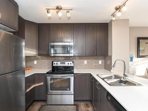 549 Ebbers Way, Edmonton, AB - Indoor Photo Showing Kitchen With Stainless Steel Kitchen With Double Sink With Upgraded Kitchen