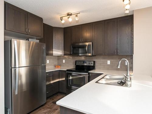 549 Ebbers Way, Edmonton, AB - Indoor Photo Showing Kitchen With Stainless Steel Kitchen With Double Sink With Upgraded Kitchen