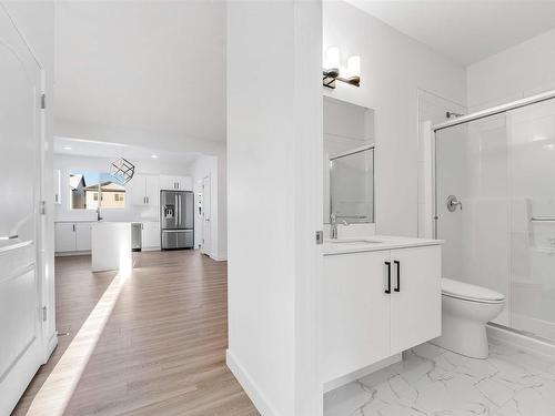 1224 14 Avenue Nw, Edmonton, AB - Indoor Photo Showing Bathroom