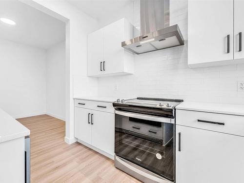 1224 14 Avenue Nw, Edmonton, AB - Indoor Photo Showing Kitchen With Upgraded Kitchen