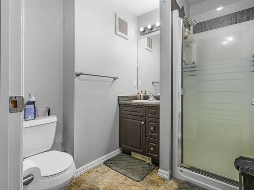 1843 28 Street Nw, Edmonton, AB - Indoor Photo Showing Bathroom