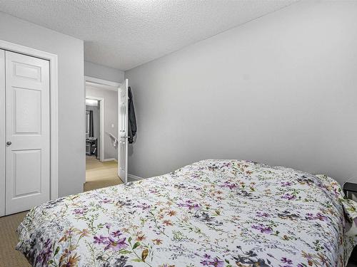 1843 28 Street Nw, Edmonton, AB - Indoor Photo Showing Bedroom