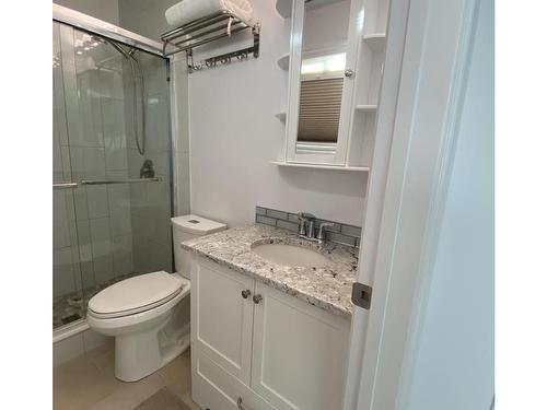 2758 105 Street Nw, Edmonton, AB - Indoor Photo Showing Bathroom