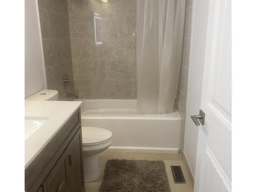 2758 105 Street Nw, Edmonton, AB - Indoor Photo Showing Bathroom