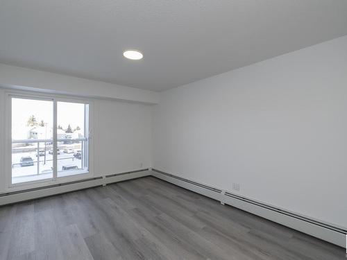 311 9504 182 Street, Edmonton, AB - Indoor Photo Showing Other Room