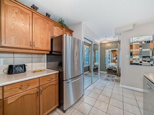 111 530 Hooke Road, Edmonton, AB - Indoor Photo Showing Kitchen