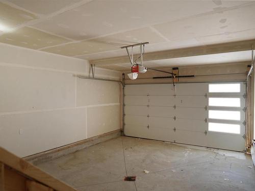 40 Ashbury Crescent, Spruce Grove, AB - Indoor Photo Showing Garage