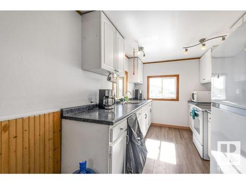 14722 Hwy 28, Rural Smoky Lake County, AB - Indoor Photo Showing Kitchen