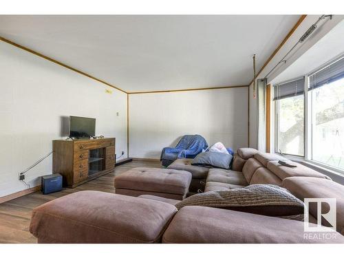 14722 Hwy 28, Rural Smoky Lake County, AB - Indoor Photo Showing Living Room