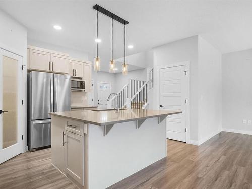 6 Kingsbury Circle, Spruce Grove, AB - Indoor Photo Showing Kitchen With Upgraded Kitchen