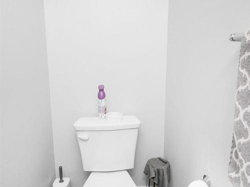 6 Kingsbury Circle, Spruce Grove, AB - Indoor Photo Showing Bathroom