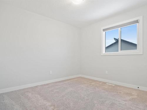 6 Kingsbury Circle, Spruce Grove, AB - Indoor Photo Showing Other Room