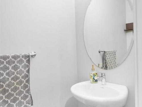 6 Kingsbury Circle, Spruce Grove, AB - Indoor Photo Showing Bathroom