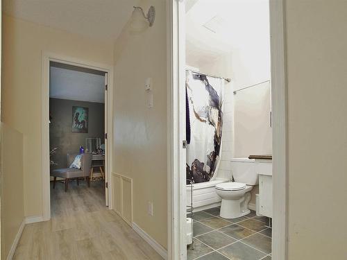 10 13570 38 Street, Edmonton, AB - Indoor Photo Showing Bathroom