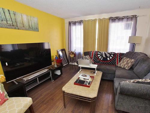 10 13570 38 Street, Edmonton, AB - Indoor Photo Showing Living Room