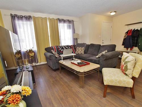 10 13570 38 Street, Edmonton, AB - Indoor Photo Showing Living Room