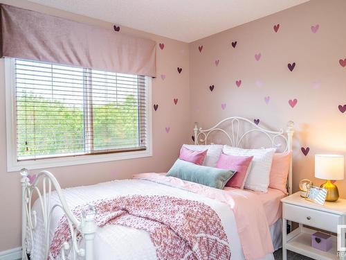 3215 Dixon Way, Edmonton, AB - Indoor Photo Showing Bedroom