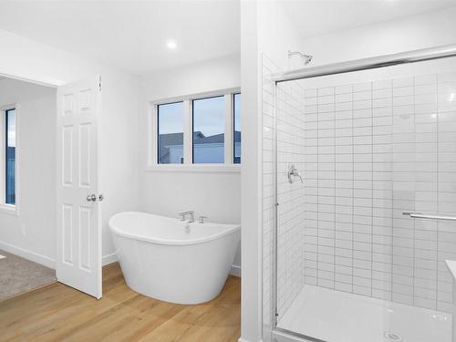 275 Glenridding Ravine Road, Edmonton, AB - Indoor Photo Showing Bathroom