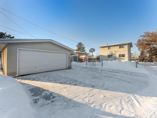 3907 112A Street, Edmonton, AB - Outdoor