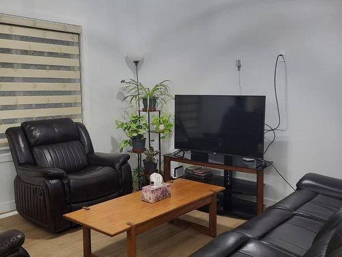 116 Awentia Street, Leduc, AB - Indoor Photo Showing Living Room