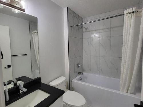 116 Awentia Street, Leduc, AB - Indoor Photo Showing Bathroom