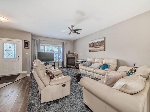 12120 85 Street, Edmonton, AB - Indoor Photo Showing Living Room