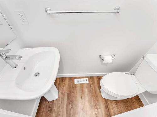 2215 Muckleplum Crescent, Edmonton, AB - Indoor Photo Showing Bathroom