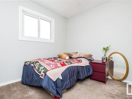 9105 Morinville Drive, Morinville, AB - Indoor Photo Showing Bedroom