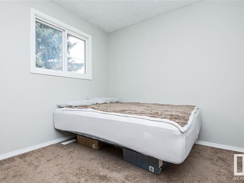 9105 Morinville Drive, Morinville, AB - Indoor Photo Showing Bedroom