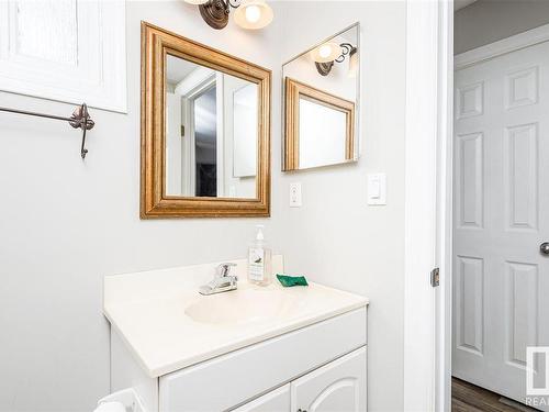 9105 Morinville Drive, Morinville, AB - Indoor Photo Showing Bathroom