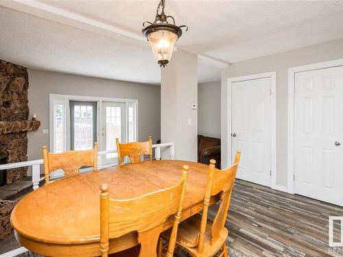 9105 Morinville Drive, Morinville, AB - Indoor Photo Showing Dining Room